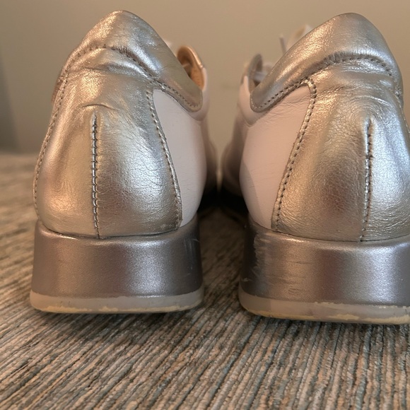 Chic Pitillos White and Silver Women's Sneakers - Picture 3 of 12
